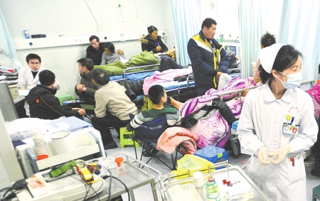 移動卡槽陪護(hù)床促進(jìn)改善就醫(yī)體驗