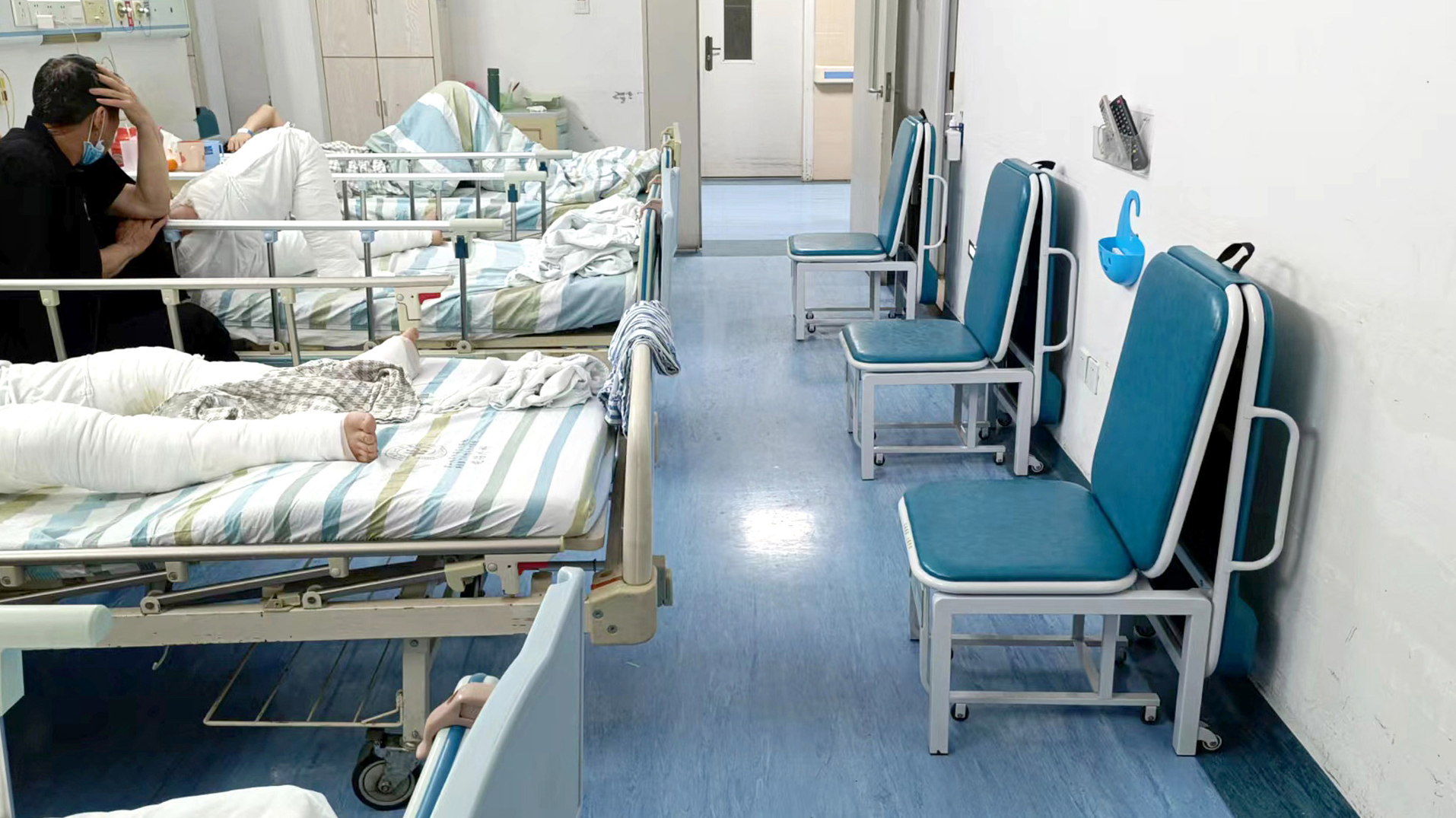 共享折疊陪護(hù)床椅，愛陪品牌多維度優(yōu)勢助力醫(yī)院管理