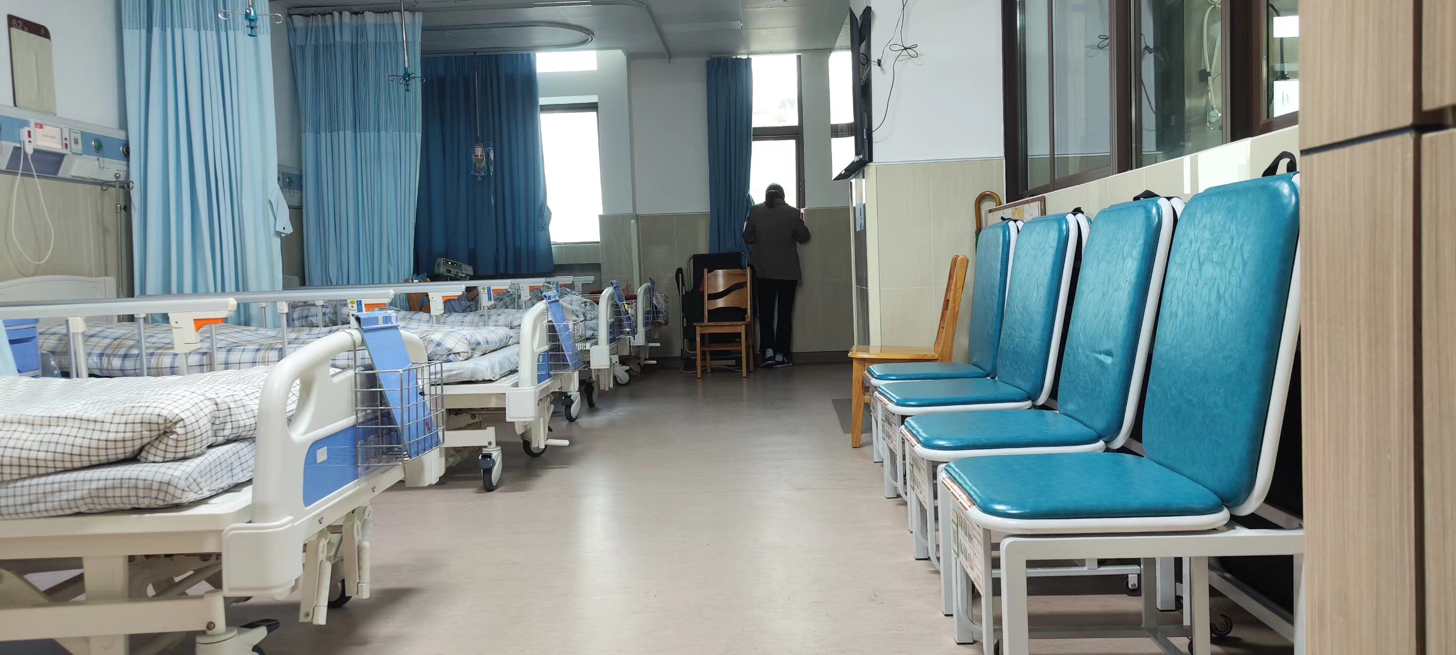 醫(yī)院引進(jìn)共享陪護(hù)椅，醫(yī)院服務(wù)更加人性化，患者陪護(hù)更輕松！